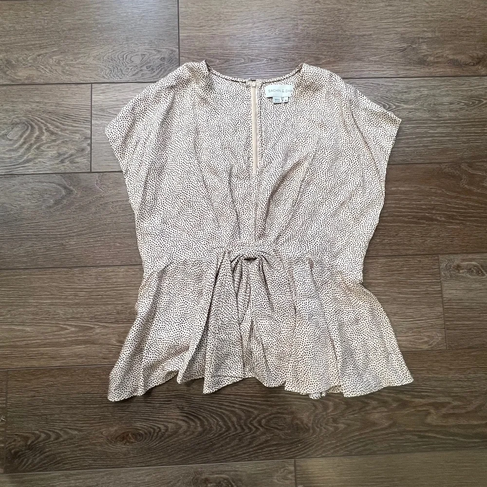 Sachin + Babi Short Sleeve Graham Women's Top, Cream Polka Dot Jacquard, Sz M - Picture 3 of 14